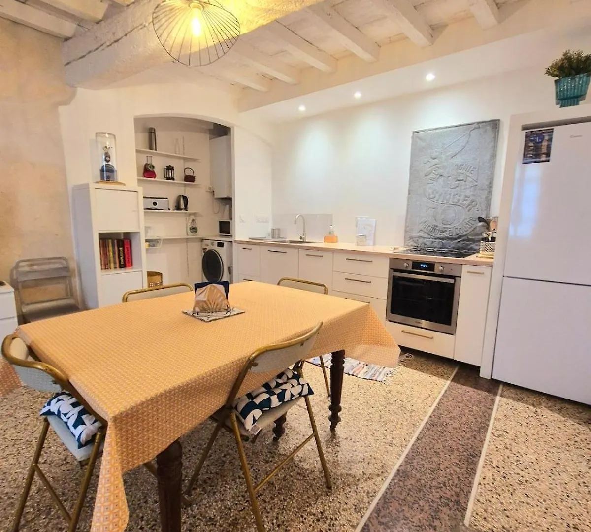 La Maison Des Artistes Arles Holiday home