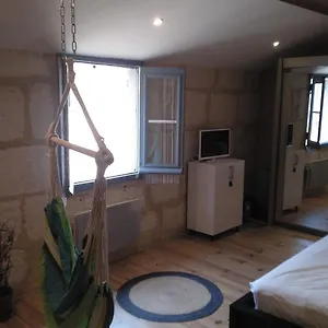 Duplex En Pierre Proche Des Arenes Apartamento